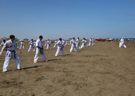 نخستین دوره مسابقات کاراته وان ساحلی ایران در اصفهان آغاز شد