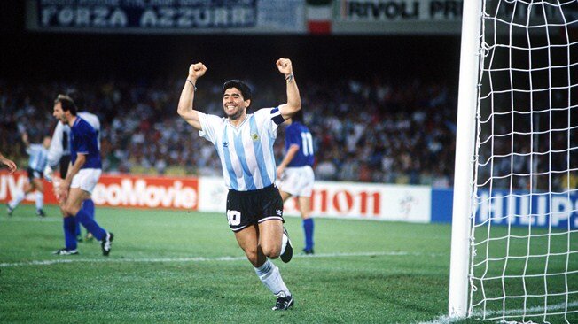 بدرود دنیا با شماره ۱۰ خاطره ساز / «دیگو مارادونا» ستاره فوتبال جهان و آرژانتین درگذشت
