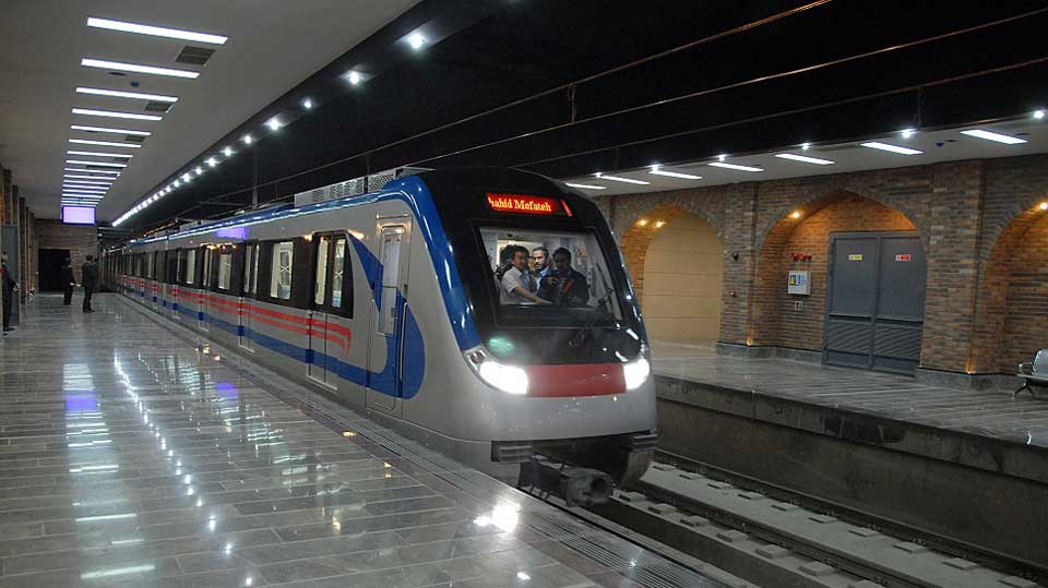  اضافه شدن دو رام قطار به خط یک مترو اصفهان به ارزش ۳۰۰ میلیارد تومان/ کاهش سرفاصله های خط یک از ۱۲ به ۸ دقیقه