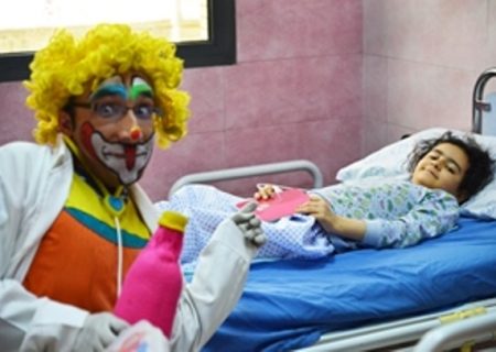 لبخند امید روی صورت کودکان بیمارستان امام حسین(ع)