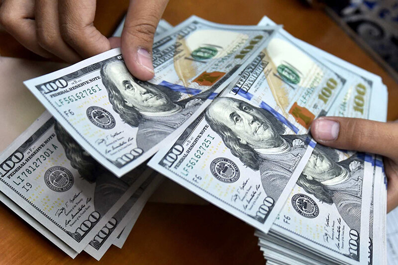 نرخ دلار به سقف یک ماهه خود بازگشت