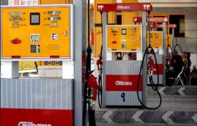 تغییر قیمت بنزین اتفاق نمی افتد/ سهمیه سوخت در کارت ها باقی می ماند/راه اندازی پمپ بنزین ها به صورت آفلاین