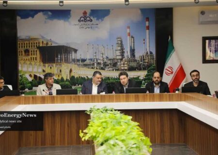 طرح های گوگرد زدایی از گازوییل و مازوت توسط وزارت نفت با سرعت پیگیری شود / تولید گازوییل سبز در پالایشگاه اصفهان خبر مسرت بخشی است