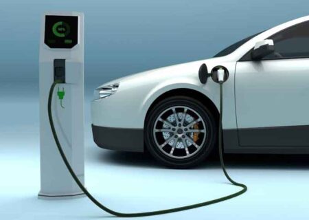 مشکلی برای تامین ایستگاههای شارژ خودروی برقی نداریم/ تعرفه برق خودرو تجاری حساب می شود